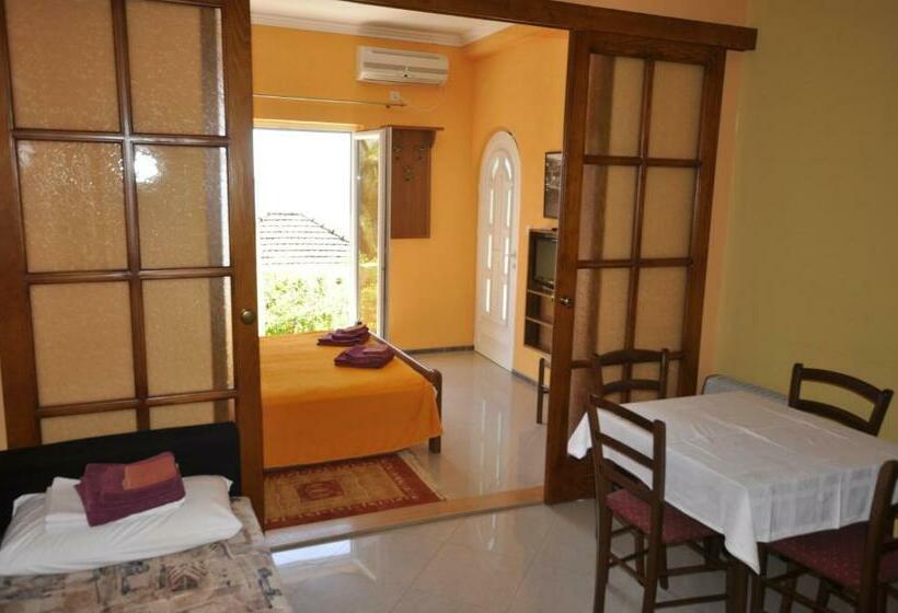 1 Bedroom Apartment with Terrace Sea View, Garni Hotel Bokeška Noć