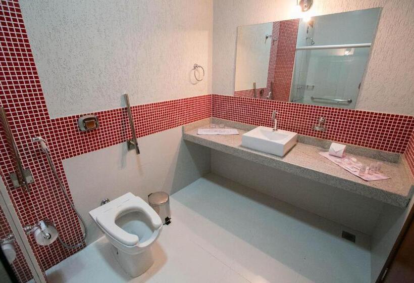 غرفة قياسية رباعية, Colombo