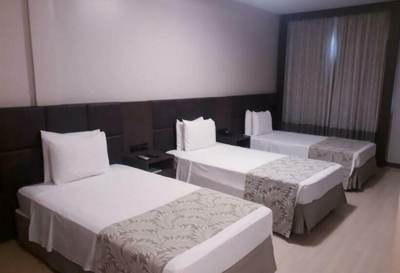 غرفة قياسية ثلاثية, Copas Verdes