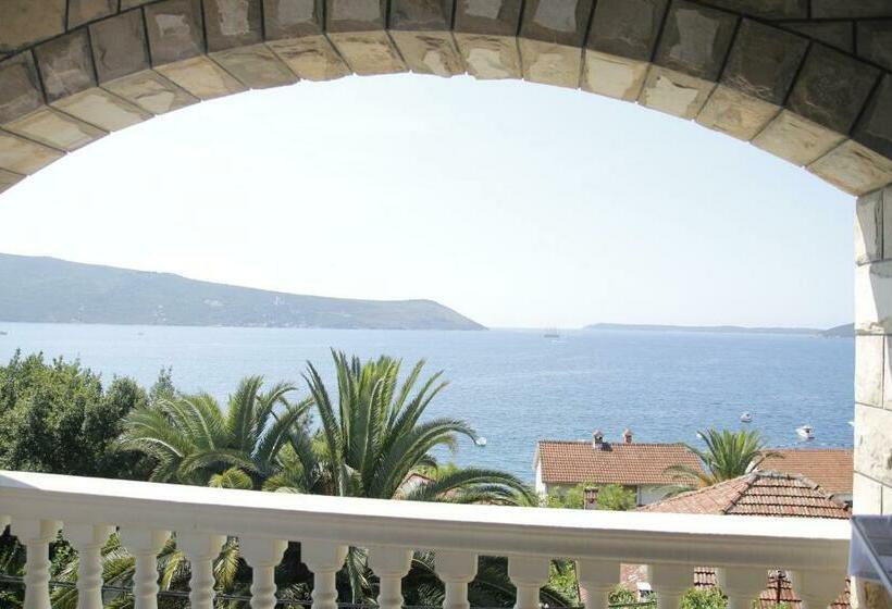 اتاق استاندارد با بالکن و چشم‌انداز دریا, Garni Hotel Bokeška Noć