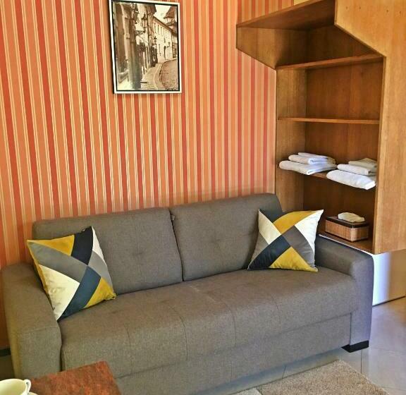 1 Bedroom Apartment with Terrace Sea View, Garni Hotel Bokeška Noć