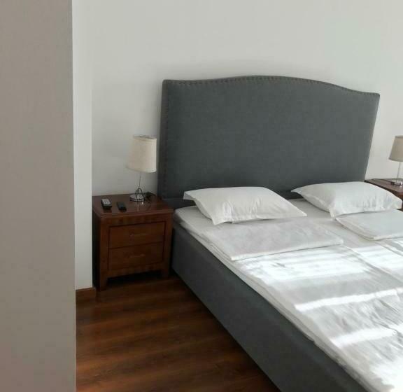 اتاق عادی, Homey Kobuleti