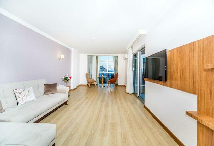 Люкс с гидромассажем, Lonicera Resort & Spa