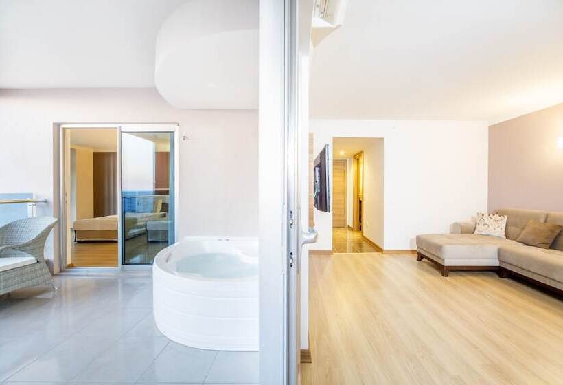 Люкс с гидромассажем, Lonicera Resort & Spa