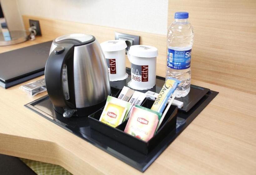 اتاق سوپریور, Mia City