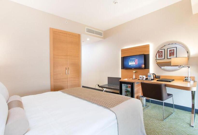 اتاق سوپریور, Mia City