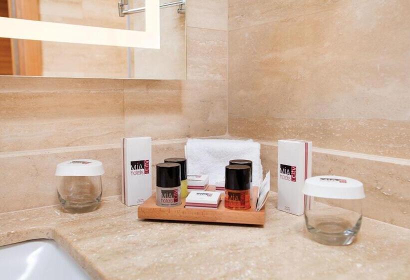 اتاق استاندارد, Mia City