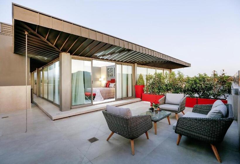 سوییت, Mia City