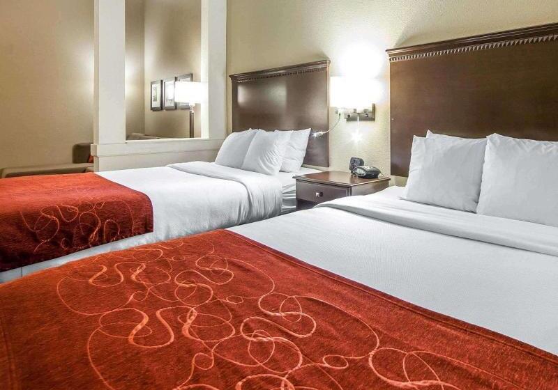 Quarto Estandar, Mia City