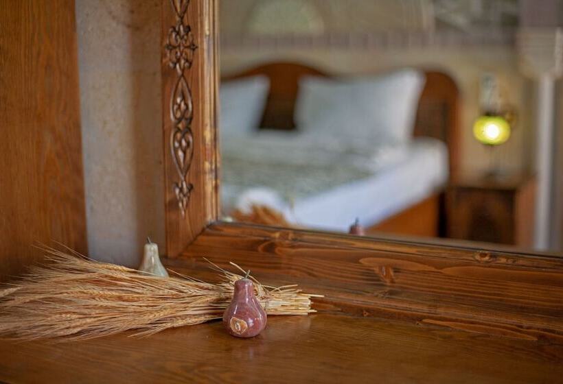 غرفة قياسية, Peace Stone House