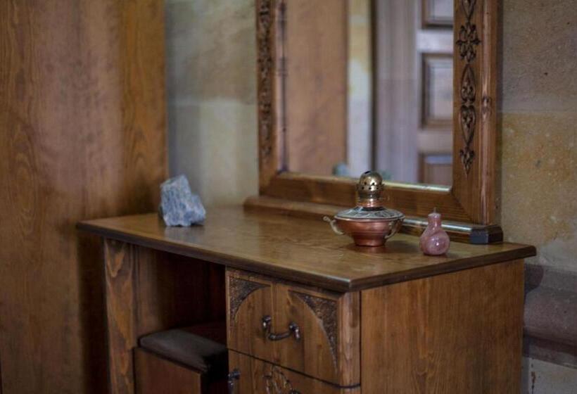 غرفة قياسية, Peace Stone House