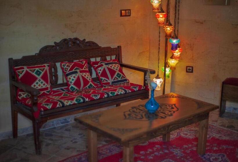 جناح عائلي, Peace Stone House