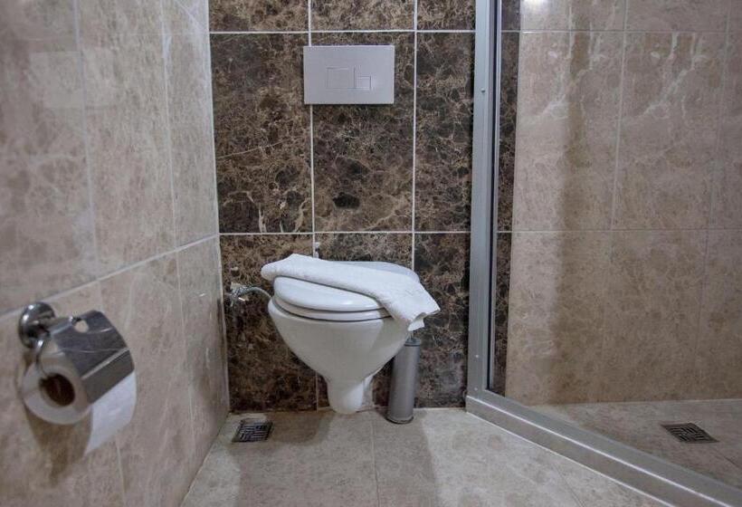 غرفة إقتصادية ثلاثية, Peace Stone House