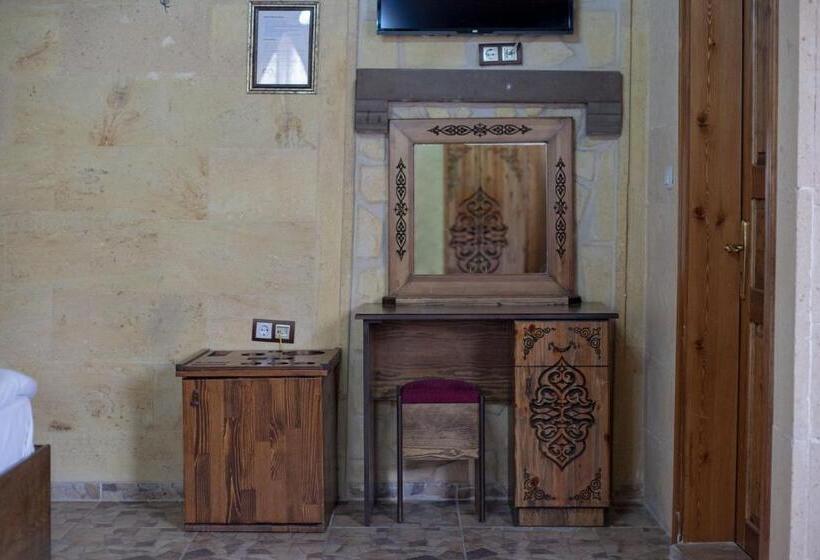 غرفة إقتصادية ثلاثية, Peace Stone House