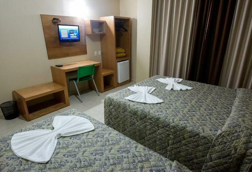 Quarto Triplo Estandar, Prisma Plaza