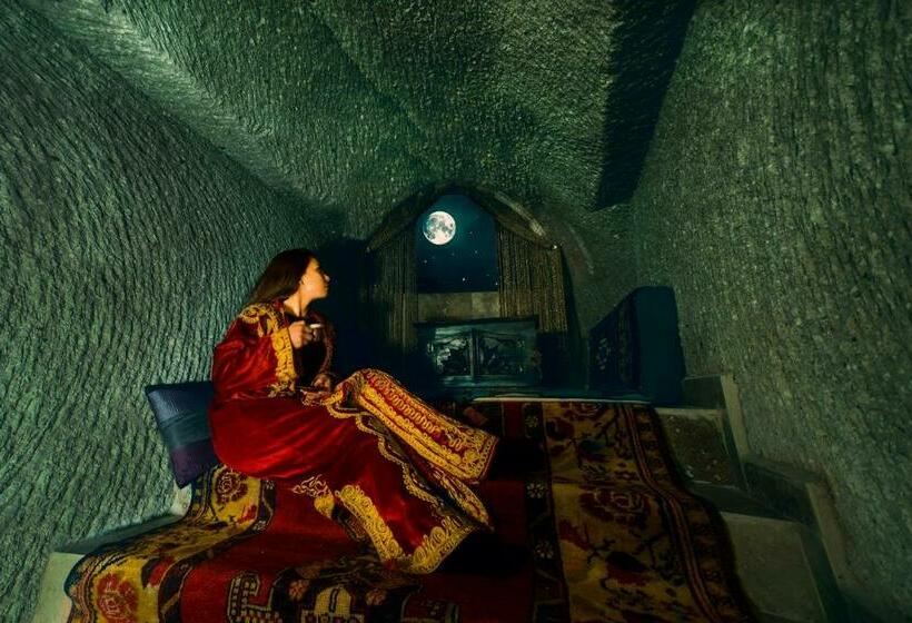 ジュニアスイート, Roc Of Cappadocia