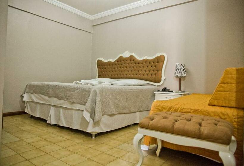 스탠다드 룸, Seringal