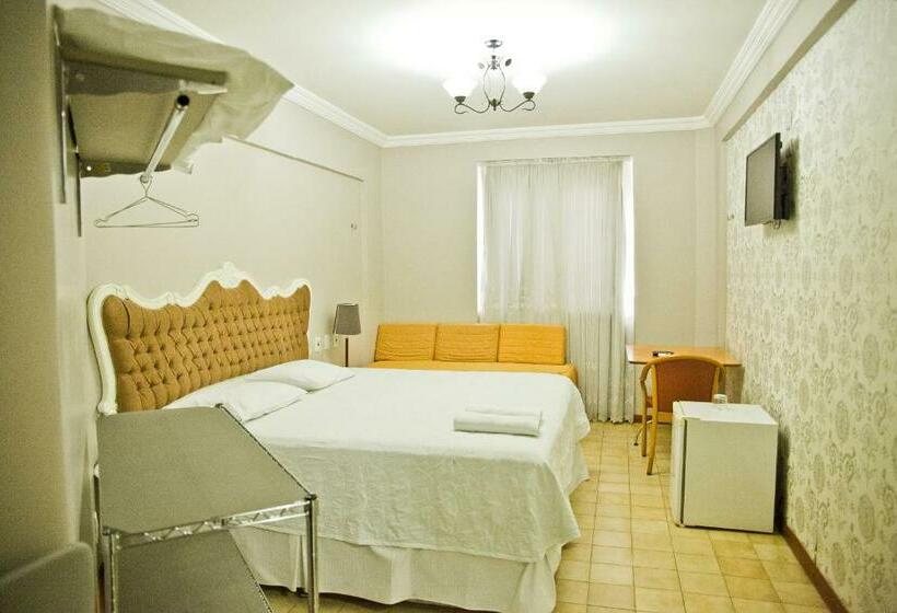 스탠다드 룸, Seringal