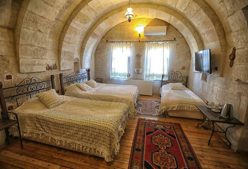 غرفة قياسية رباعية, Century Cave