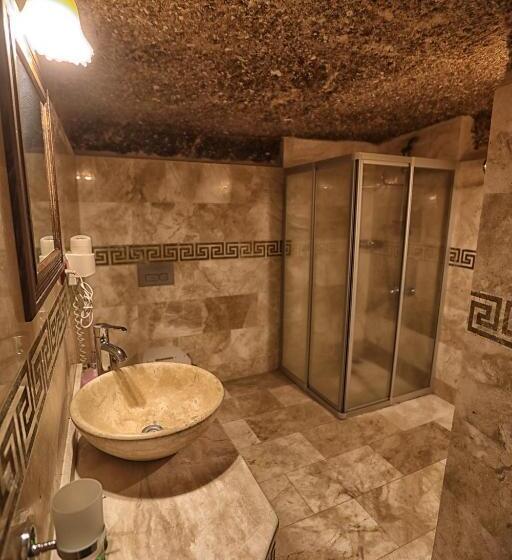 اتاق استاندارد چهار تخته, Century Cave