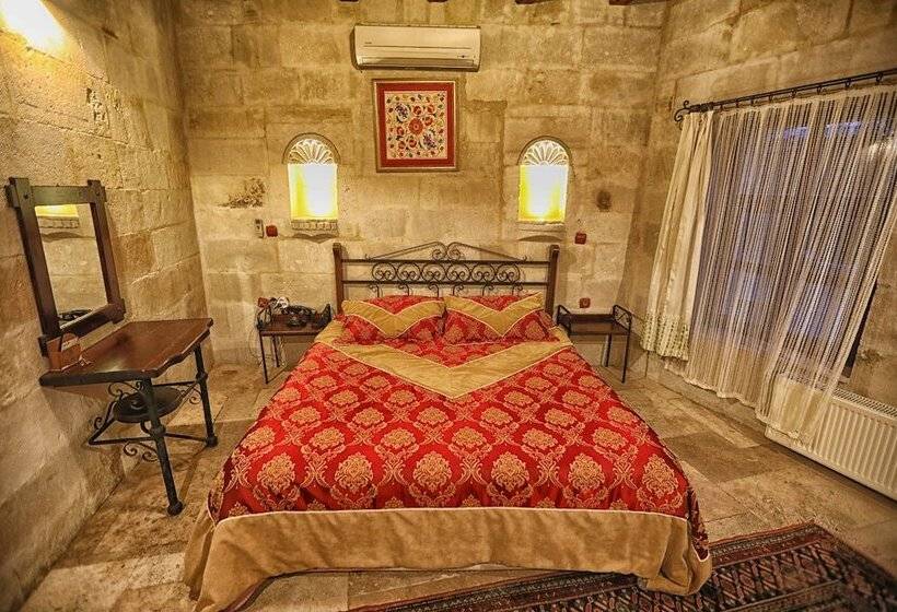 غرفة قياسية, Century Cave