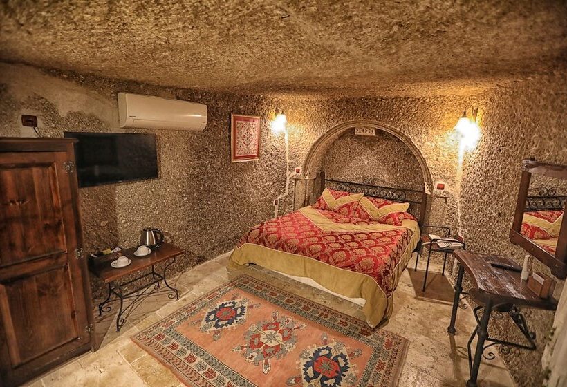 غرفة قياسية, Century Cave