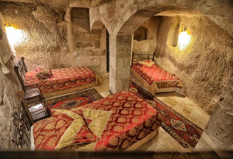 اتاق لوکس خانوادگی, Century Cave