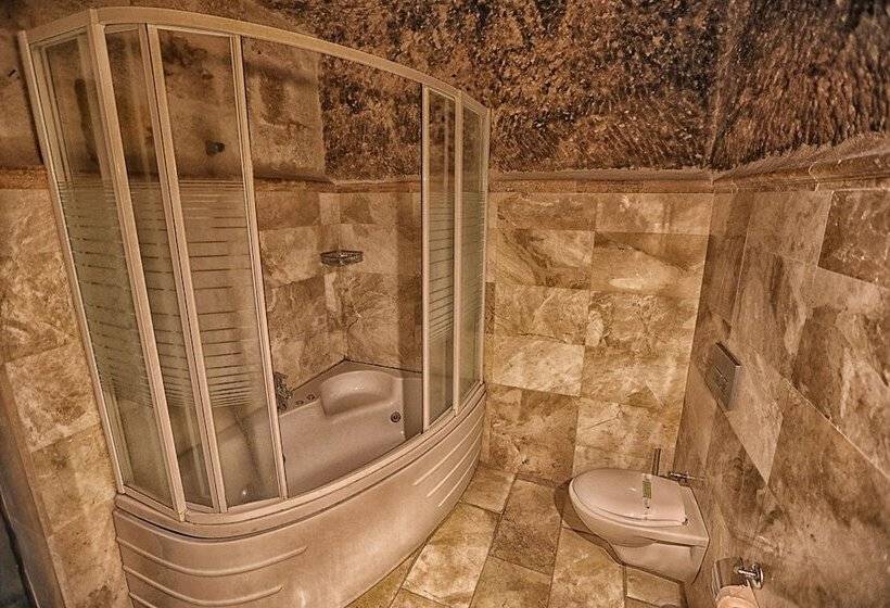 غرفة ديلوكس, Century Cave