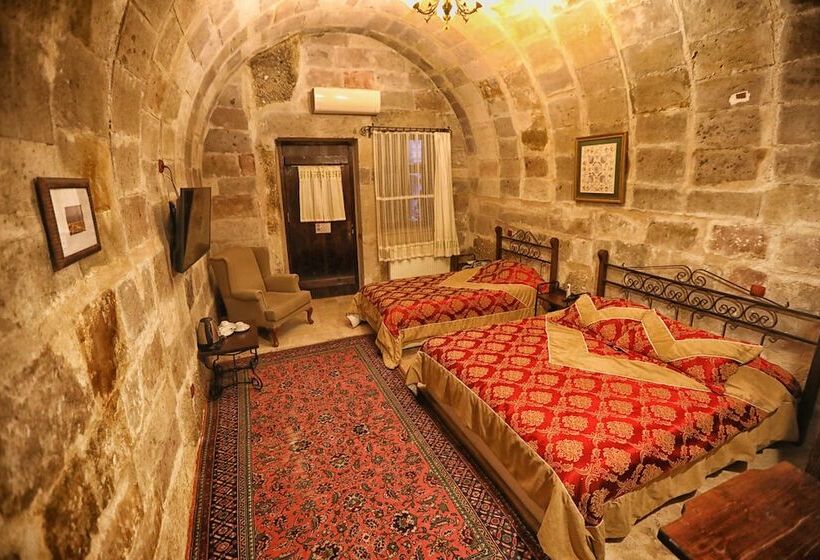 غرفة ديلوكس ثلاثية, Century Cave