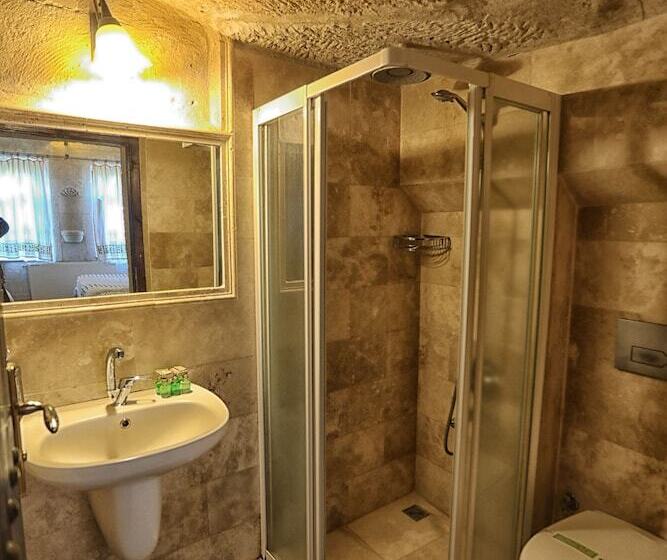 اتاق استاندارد چهار تخته, Century Cave