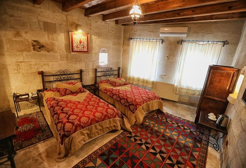 غرفة قياسية, Century Cave