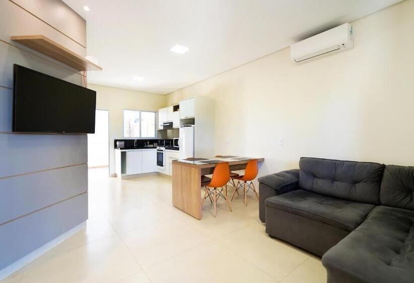 スタンダードバンガロー, Vinhedo Plaza