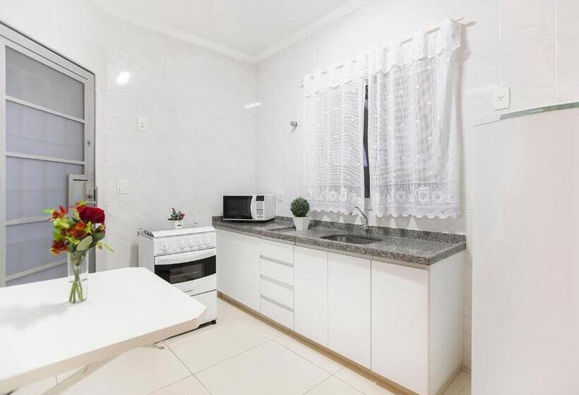 スタンダードバンガロー, Vinhedo Plaza