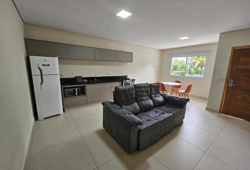 スタンダードバンガロー, Vinhedo Plaza