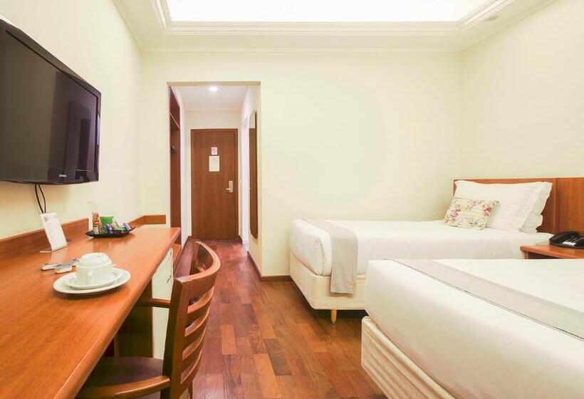 スタンダードトリプルルーム, Vinhedo Plaza