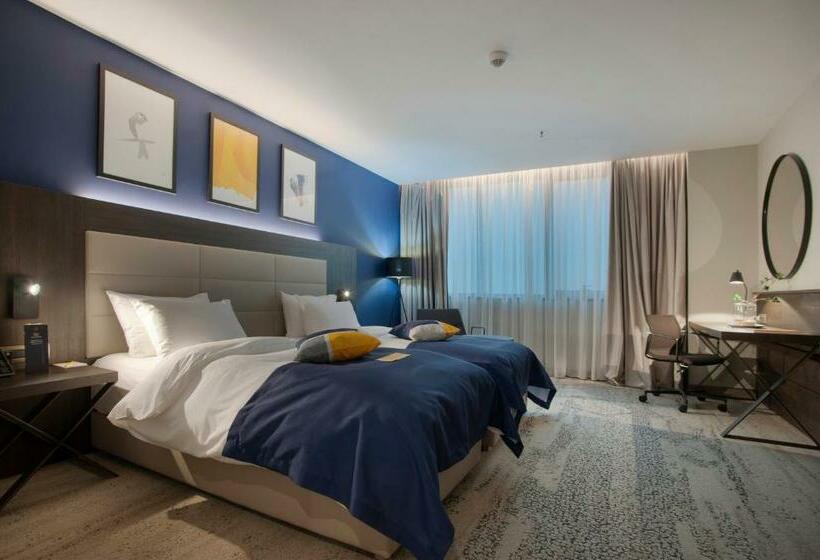 Camera Standard, Voco   Podgorica, An Ihg