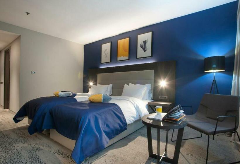 Camera Standard, Voco   Podgorica, An Ihg