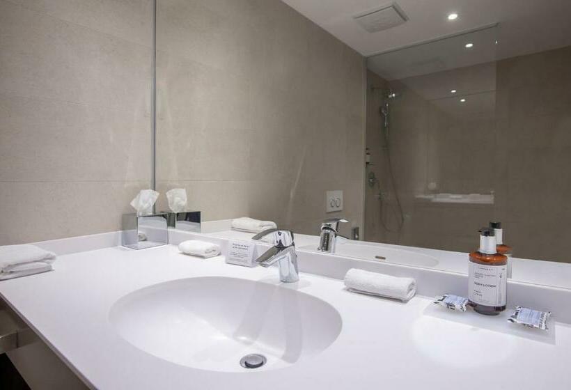 Camera Standard, Voco   Podgorica, An Ihg