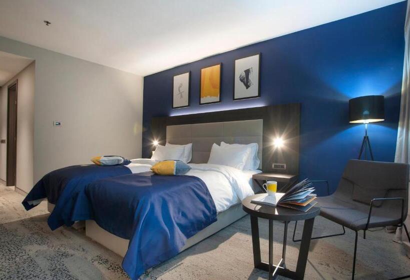 Camera Standard, Voco   Podgorica, An Ihg