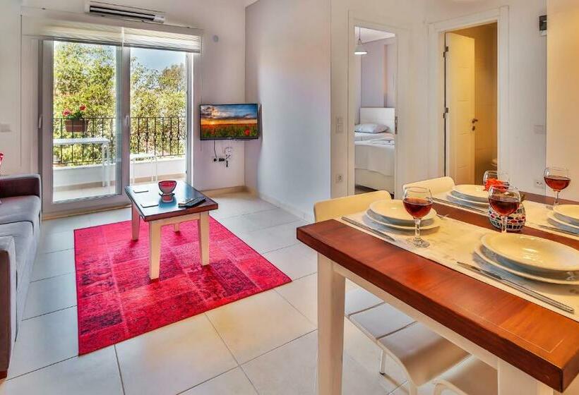 דירה בת חדר שינה 1 עם מרפסת, Kasinn Apart