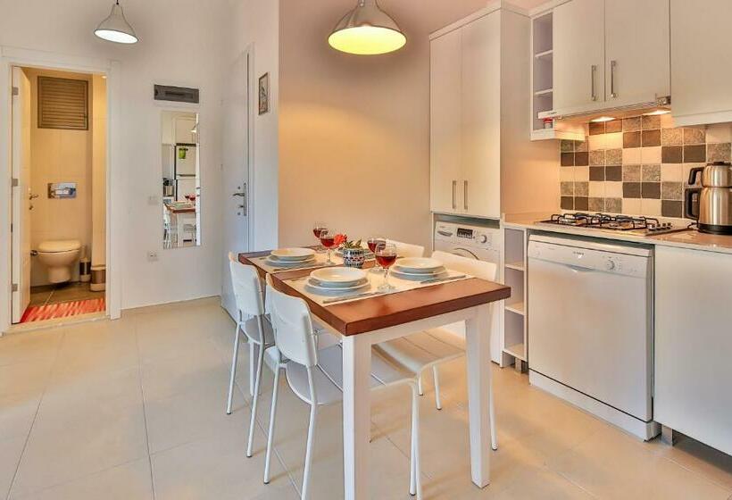 דירה בת חדר שינה 1 עם מרפסת, Kasinn Apart