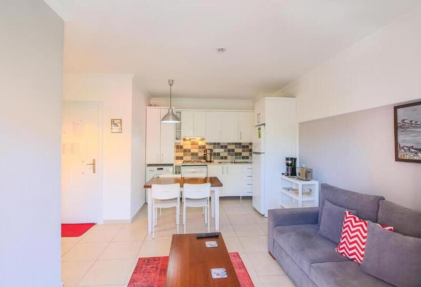 דירה בת חדר שינה 1 עם מרפסת, Kasinn Apart