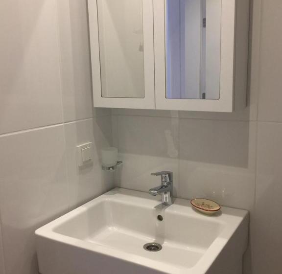 דירה בת חדר שינה 1 עם מרפסת, Kasinn Apart