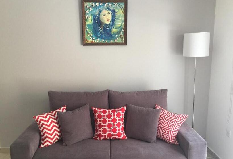 דירה בת חדר שינה 1 עם מרפסת, Kasinn Apart