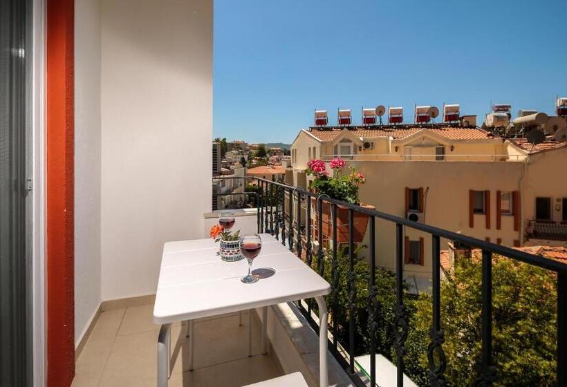 דירה בת חדר שינה 1 עם מרפסת, Kasinn Apart