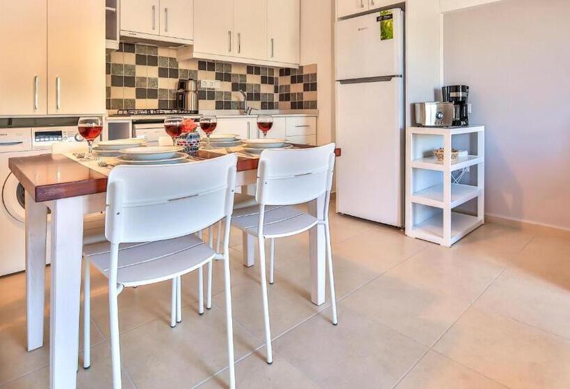 דירה בת חדר שינה 1 עם מרפסת, Kasinn Apart