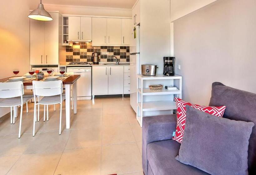 דירה בת חדר שינה 1 עם מרפסת, Kasinn Apart