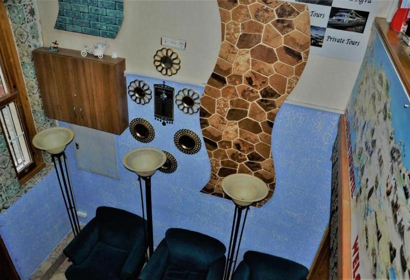 Deluxe Triple Room, The Trip Istanbul