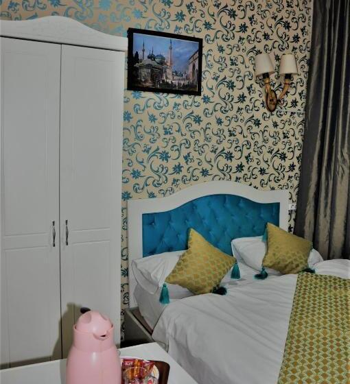 Deluxe Triple Room, The Trip Istanbul