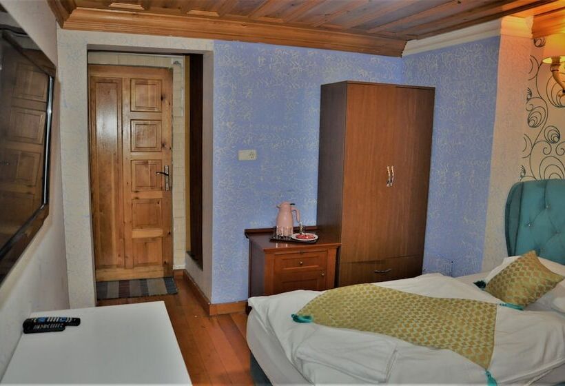 Deluxe Triple Room, The Trip Istanbul